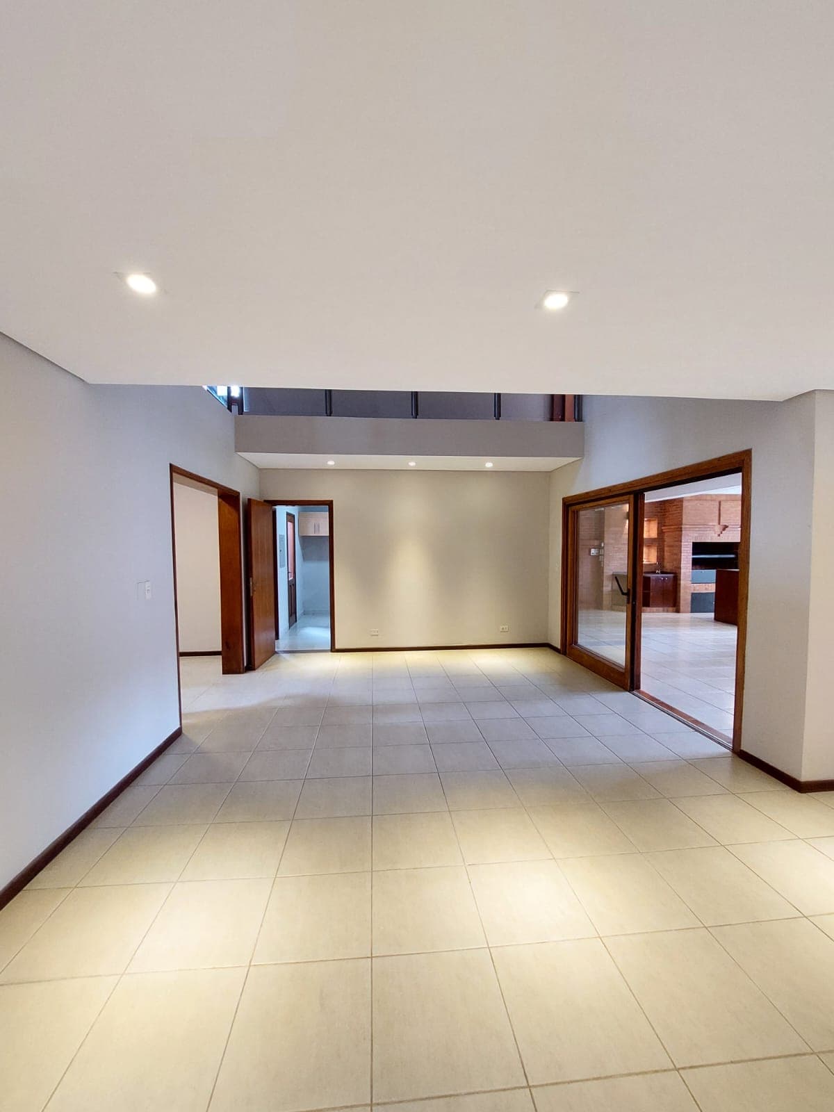 Barrio Cerrado Las Piedras Luque En Venta Hermosa Residencia — foto 4
