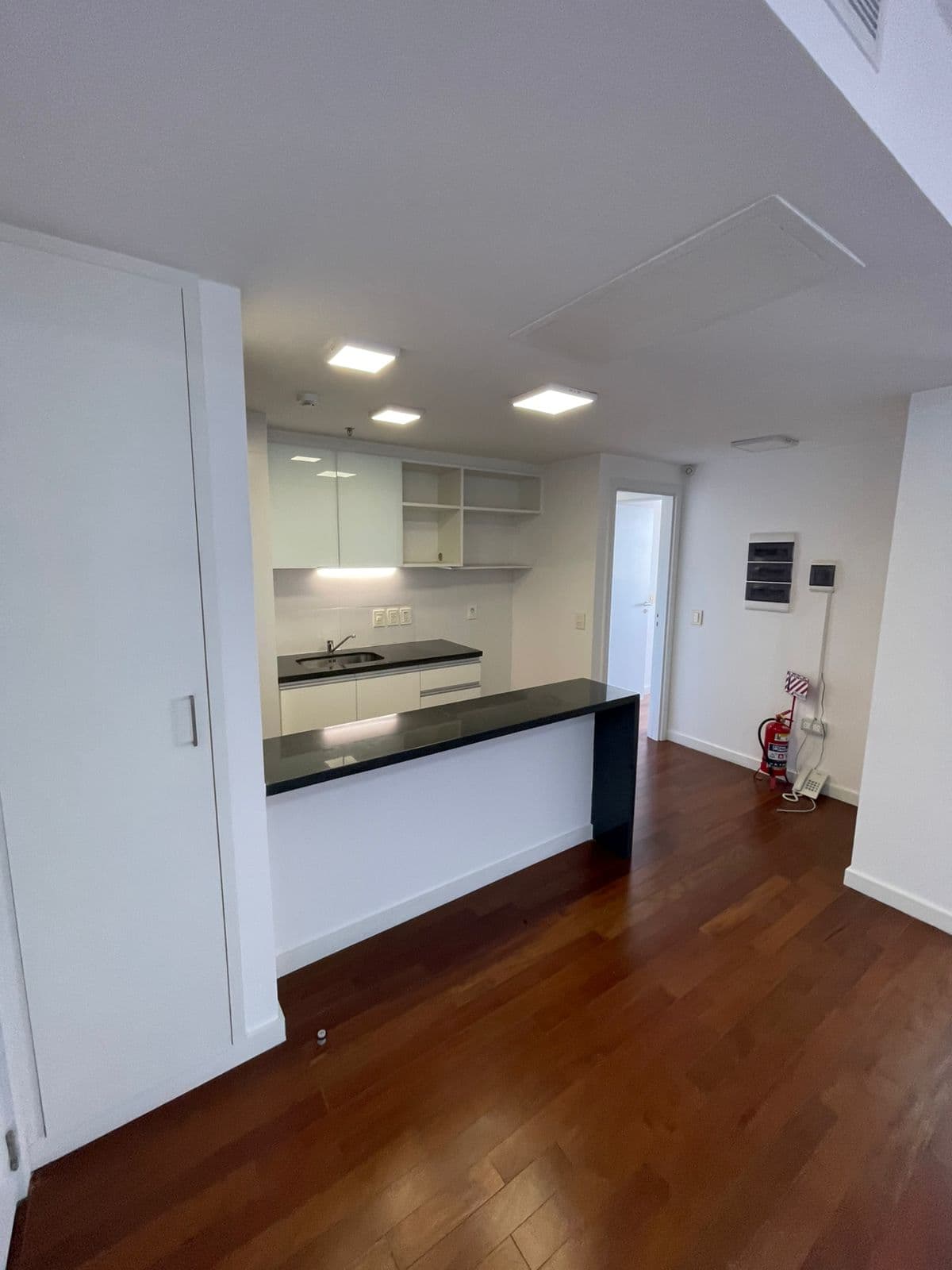 Alquilo dpto de 2 habitaciones sobre santa teresa