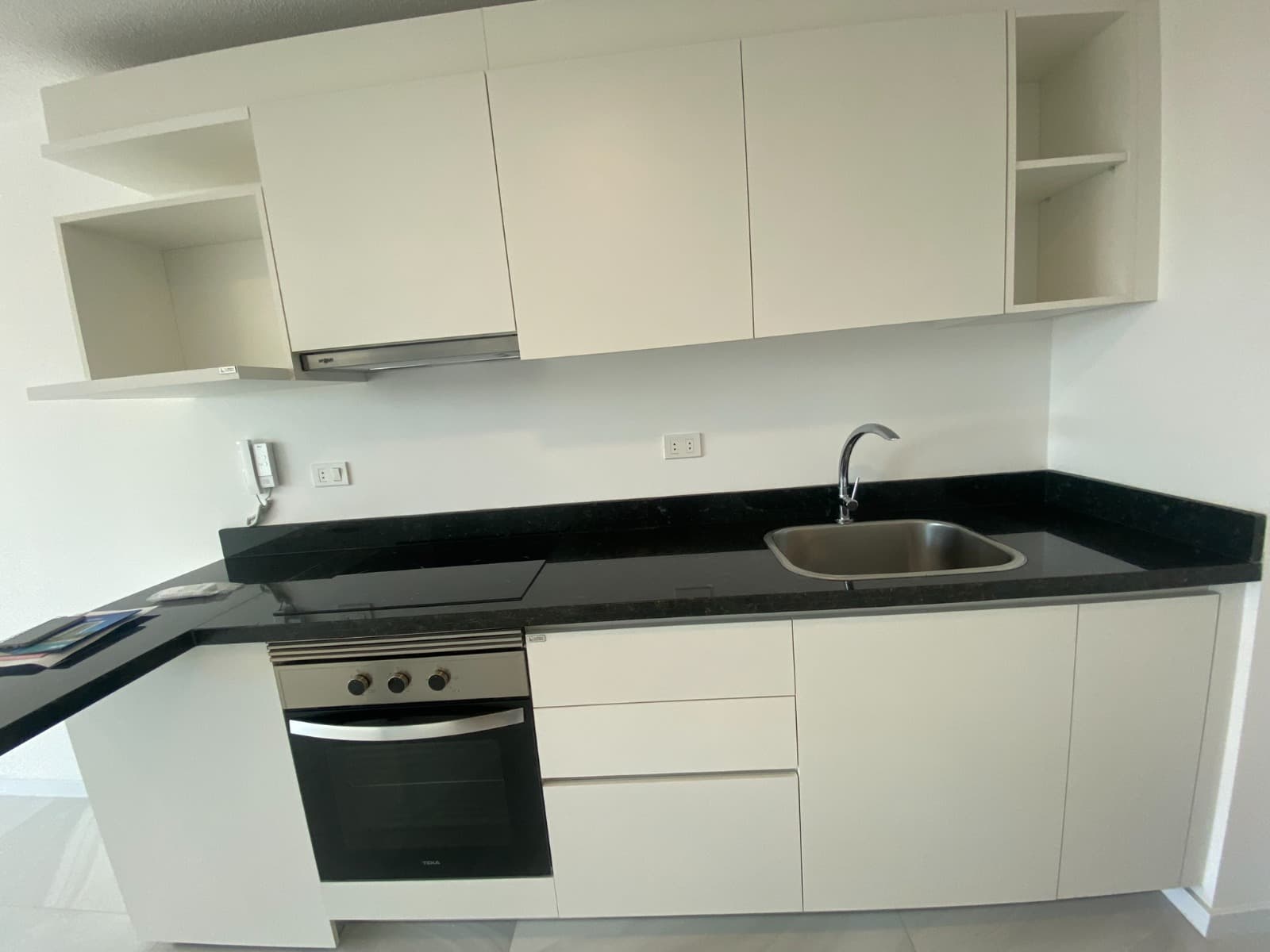Departamento de un dormitorio en Mariano Roque Alonso surubií, foto 3