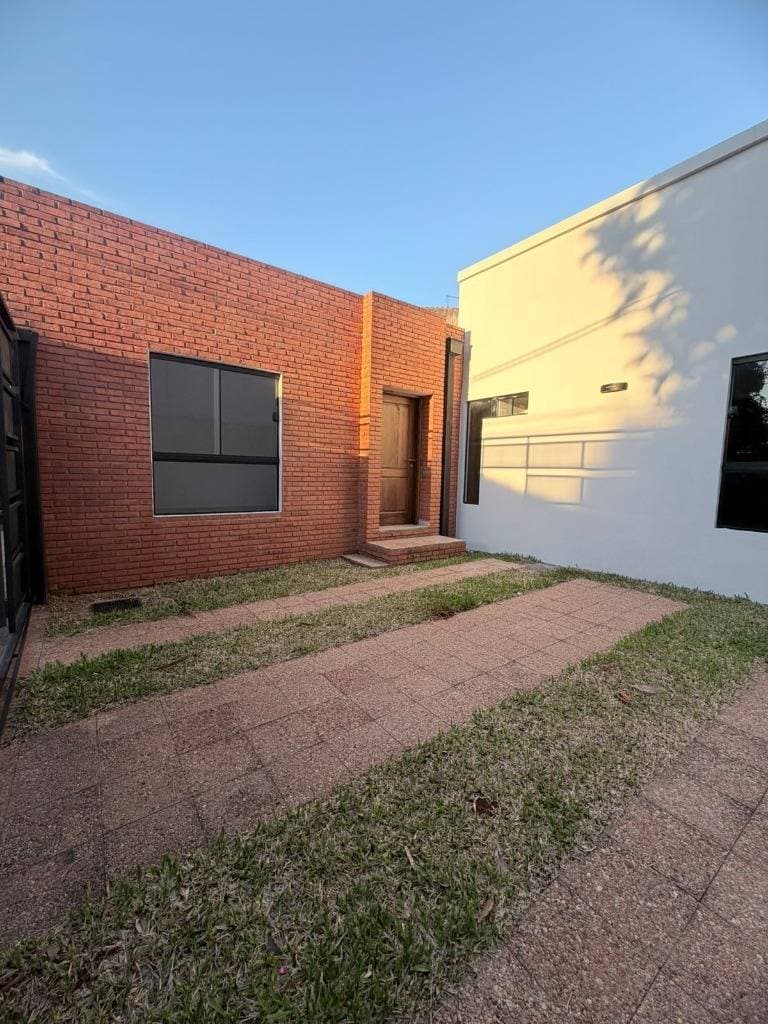 Vendo duplex en lambare