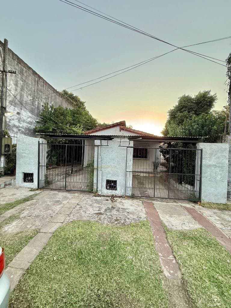 Oportunidad única en barrio manora (Carmelitas), zona premium de Asunción