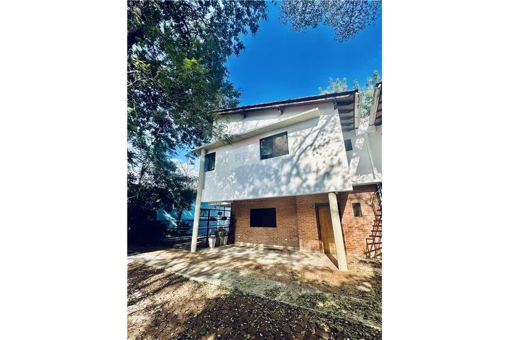 Vendo duplex en lambare en condominio cerrado