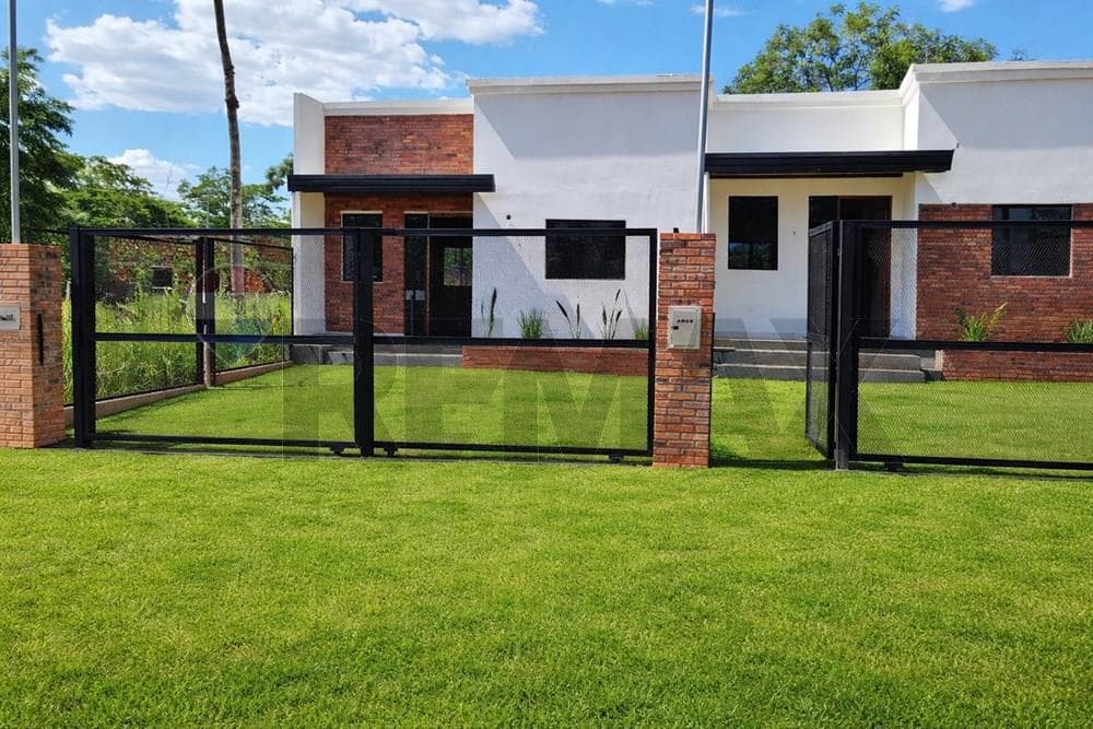 Casa - Venta - Luque, Central, Paraguay, Es para ti!