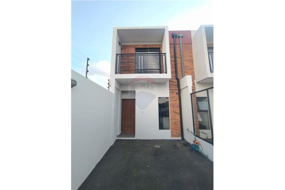 Duplex en Luque - primer barrio, foto 2