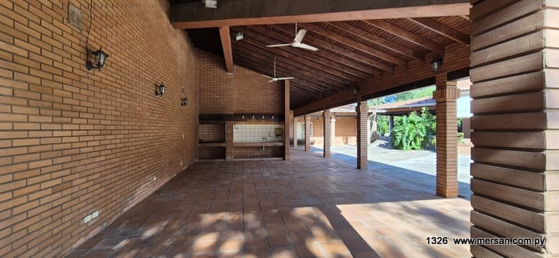 Amplia Residencia 5 Dorm. Z/ Univ. Católica Lambaré (CóD. 1326), foto 5