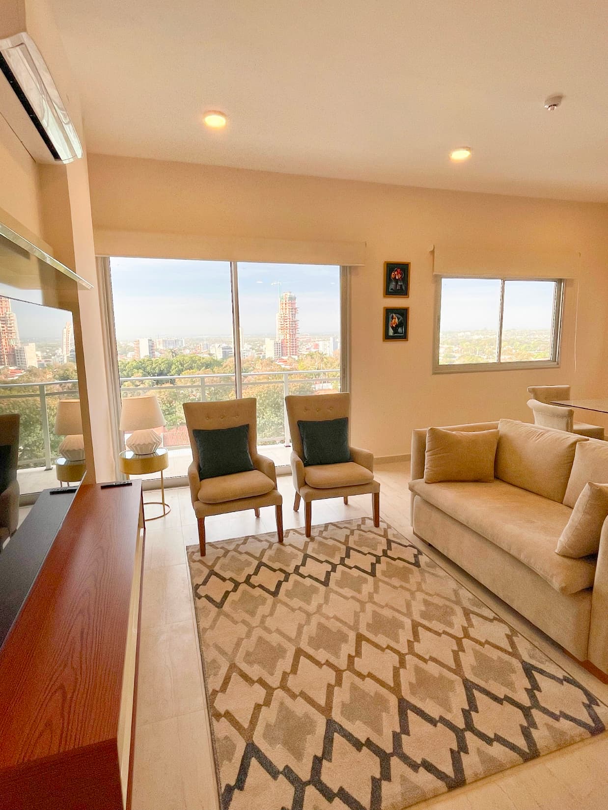 Departamento amoblado de 86m2 con vista panorámica en Barrio Herrera — foto 2