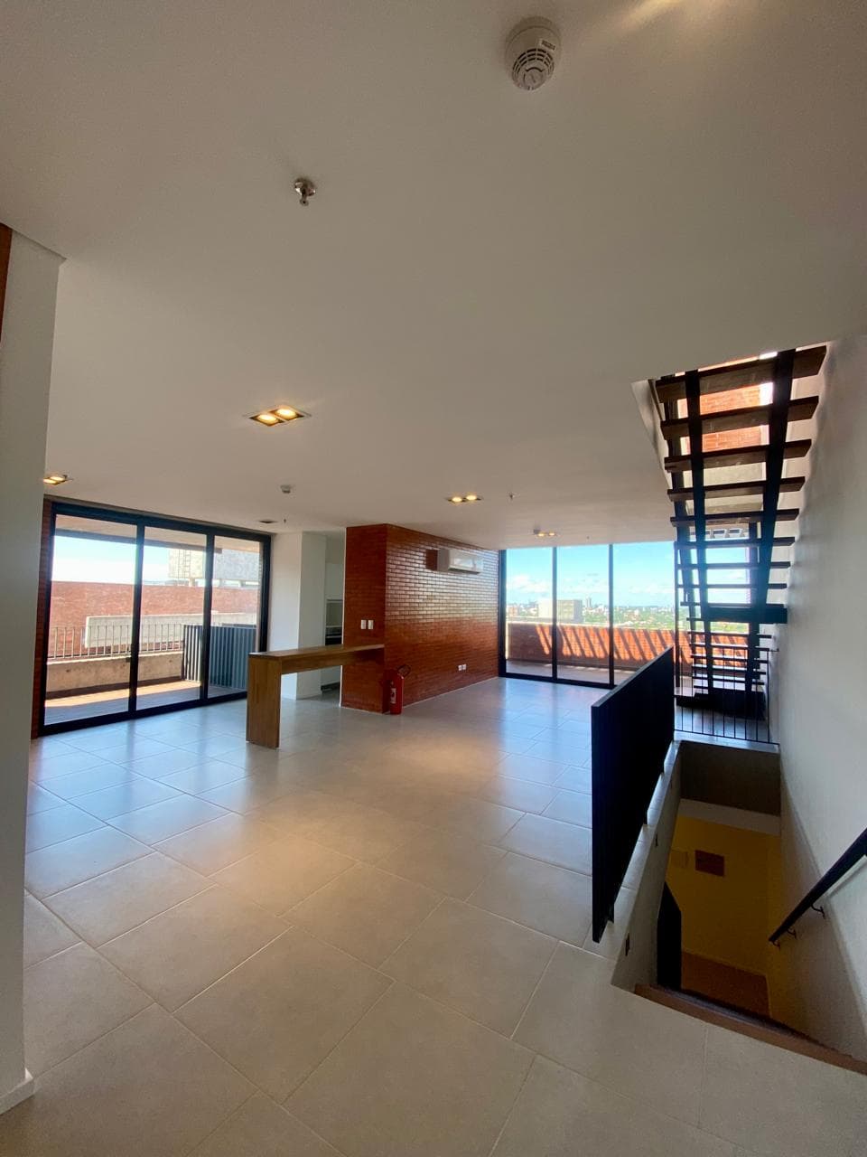 Alquilo Hermoso Penthouse A Estrenar De 3 Niveles