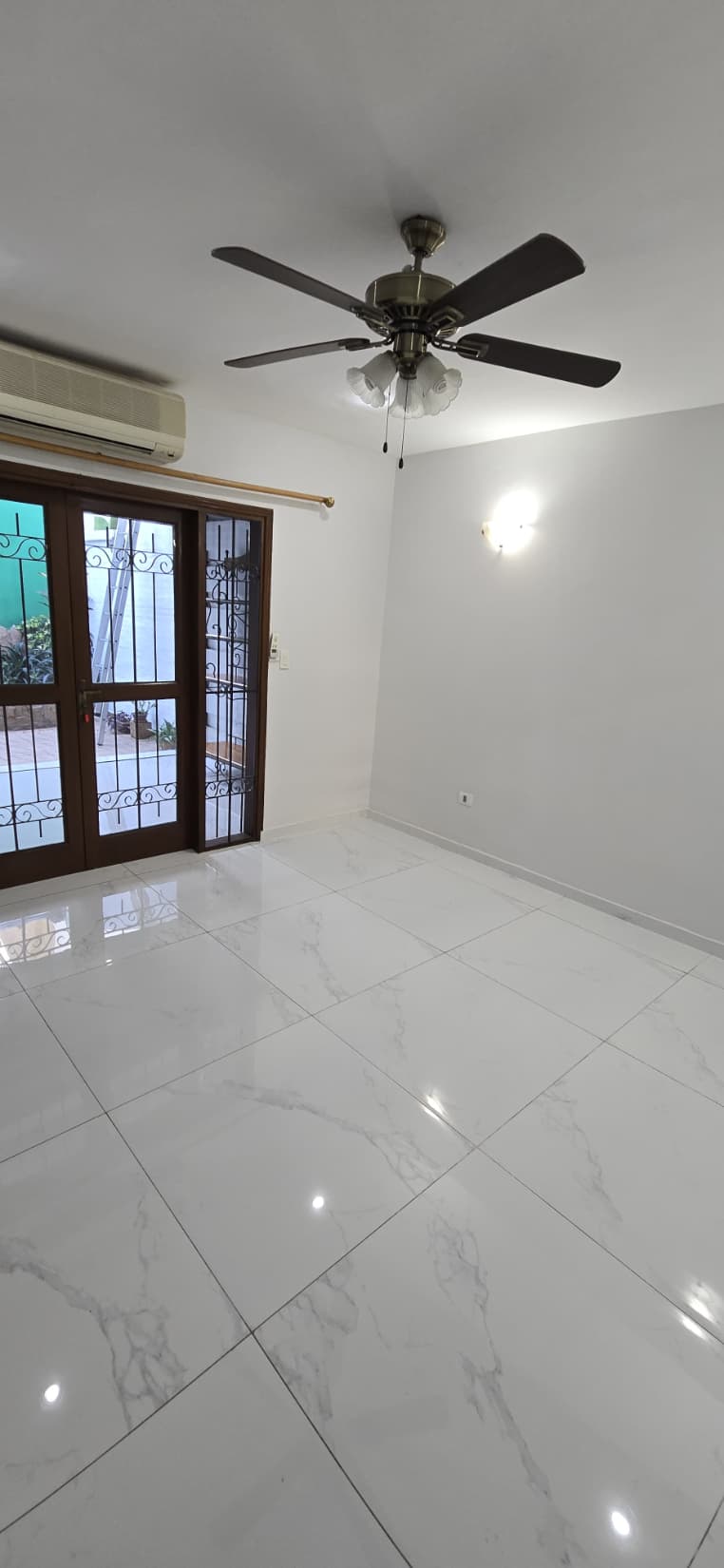 Dúplex en barrio mburucuyá , eje corporativo — foto 2