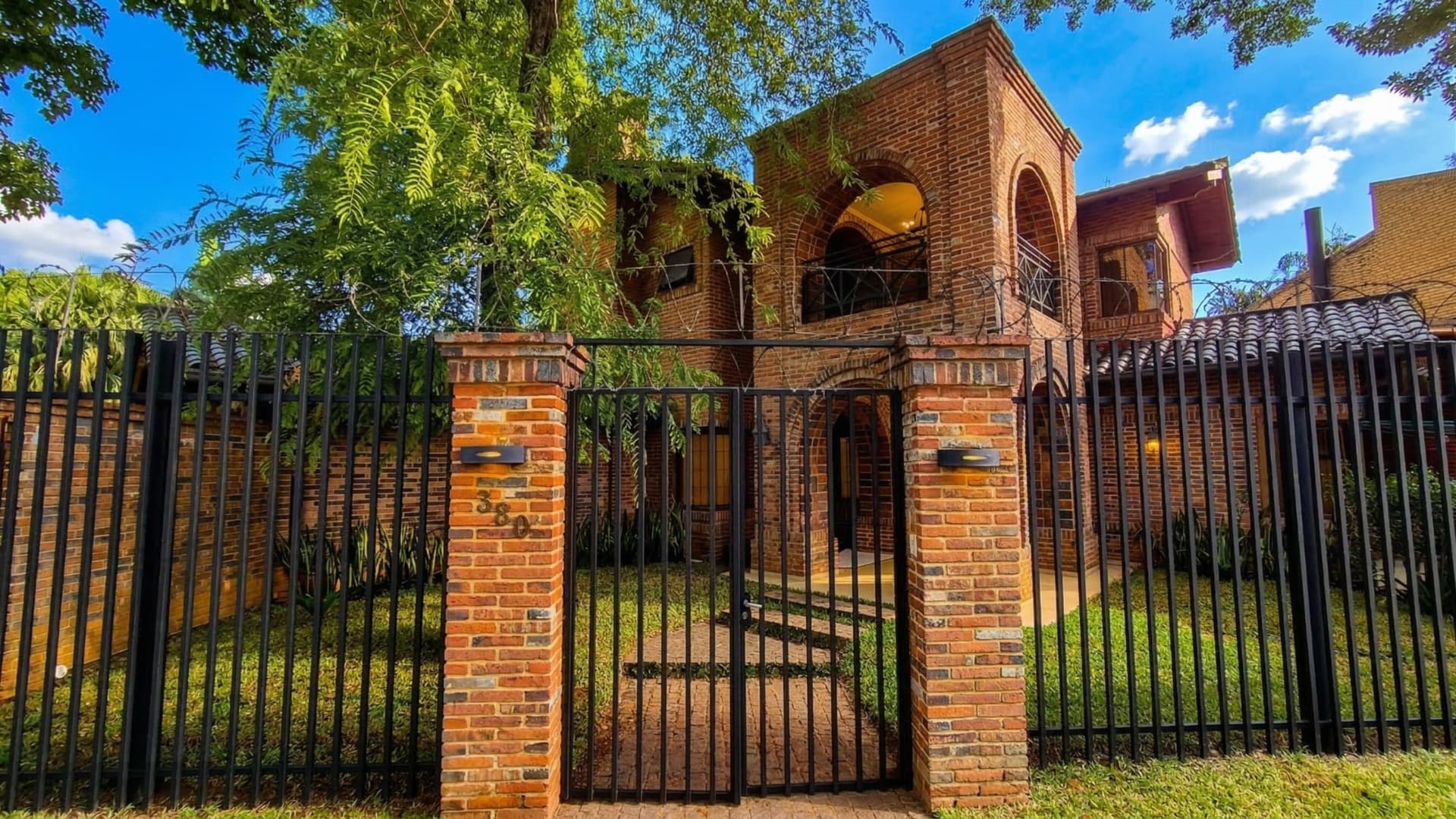 Vendo casa en barrio Las Lomas