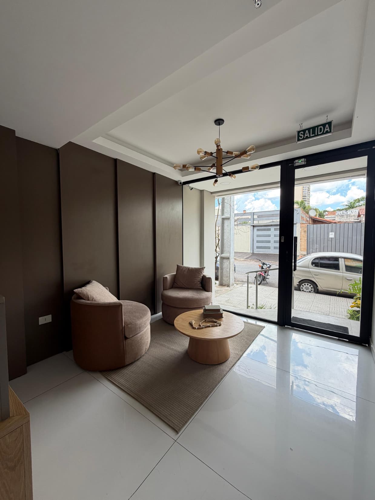 Departamento de 2 habitaciones con cochera en Ycua Satî, foto 3