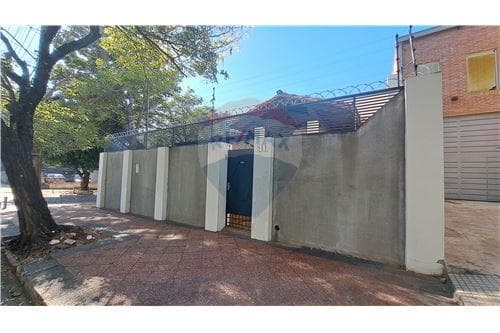 Casa-Venta-PY Asunción Bernardino Caballero Bernardino Caballero 811 casi Celsa…