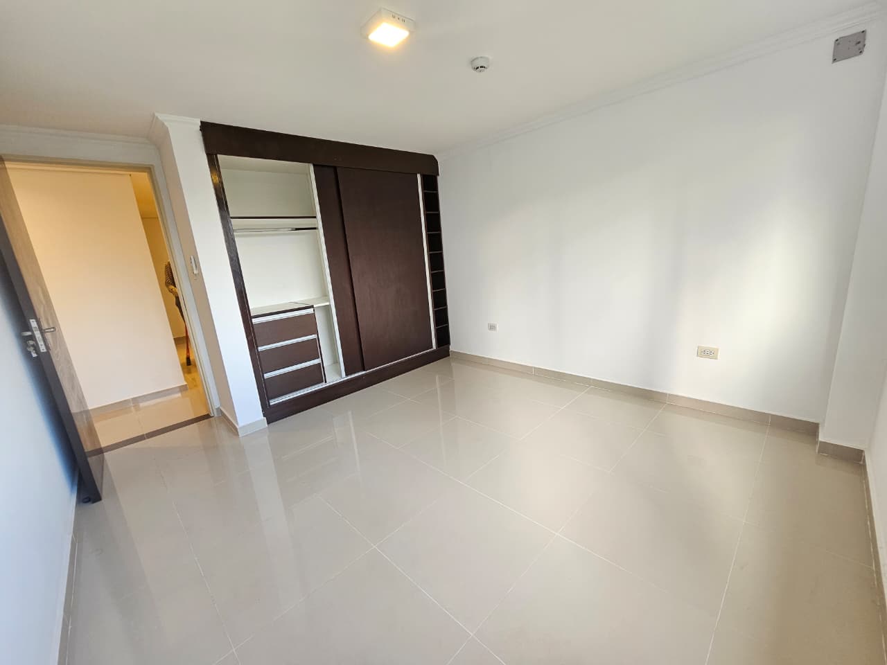 Departamento En Alquiler – Av. Molas López, foto 5