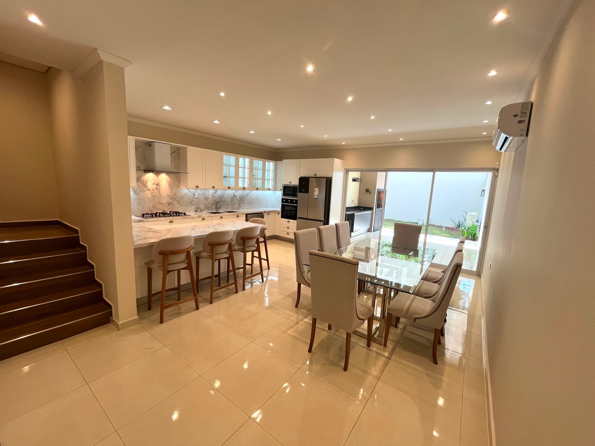 Duplex - Zona Shopping Pinedo (San Lorenzo, Limite Fernando de la Mora) — foto 3