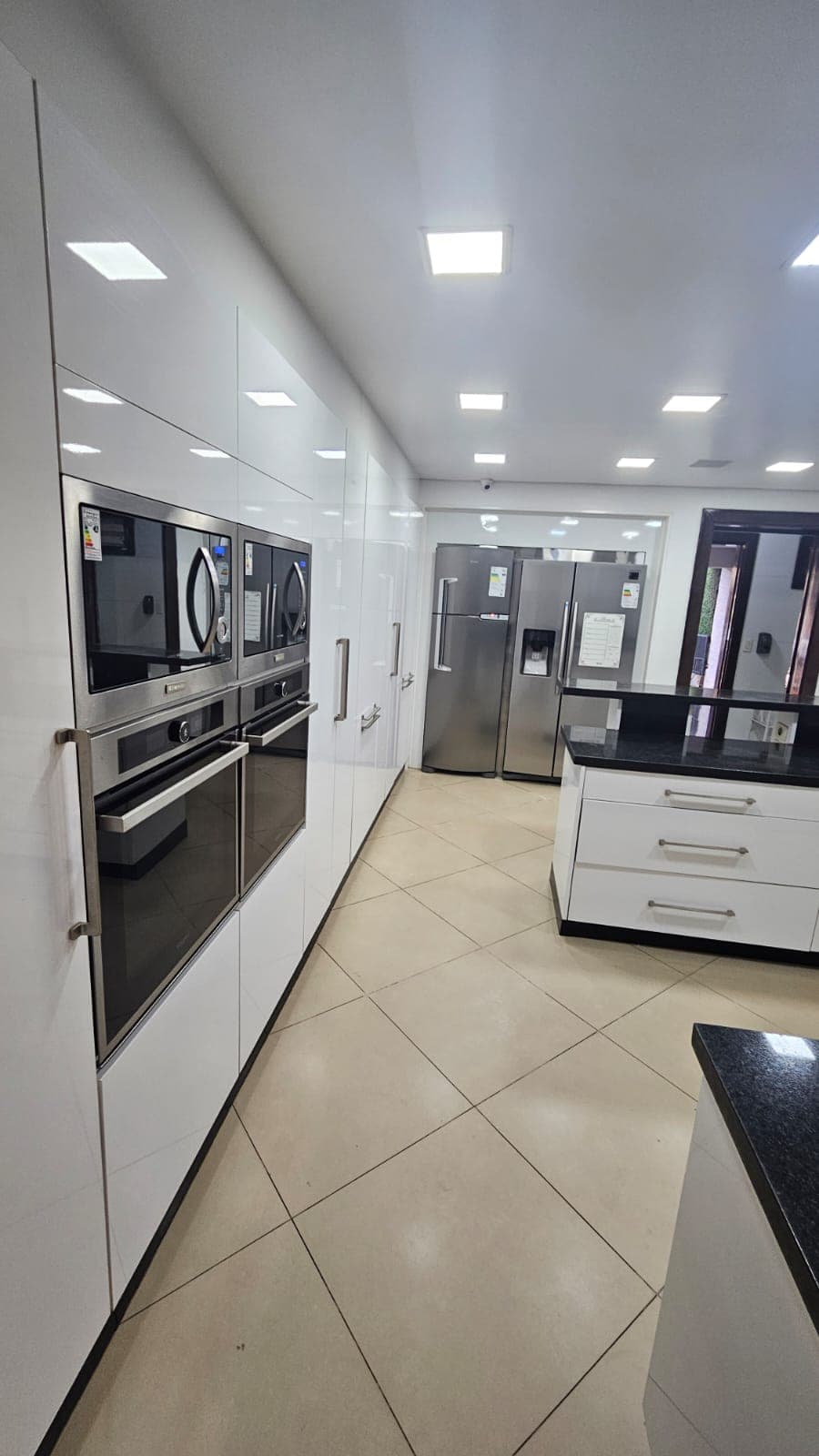 *en venta o alquiler lujosa y amplia residencia en barrio manora — foto 4
