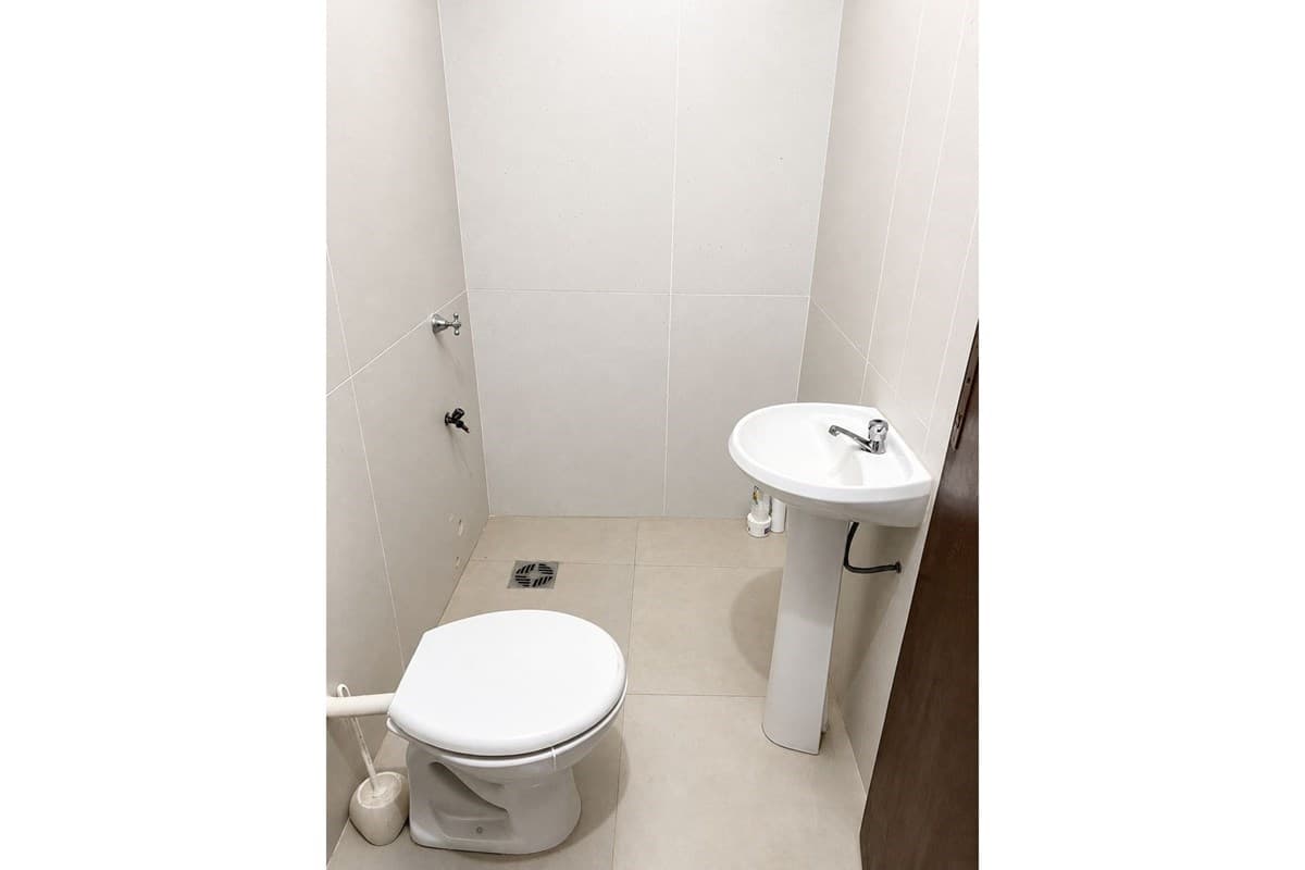 Casa-venta-a 200 M Del Asfalto, Limpio, Central, foto 3