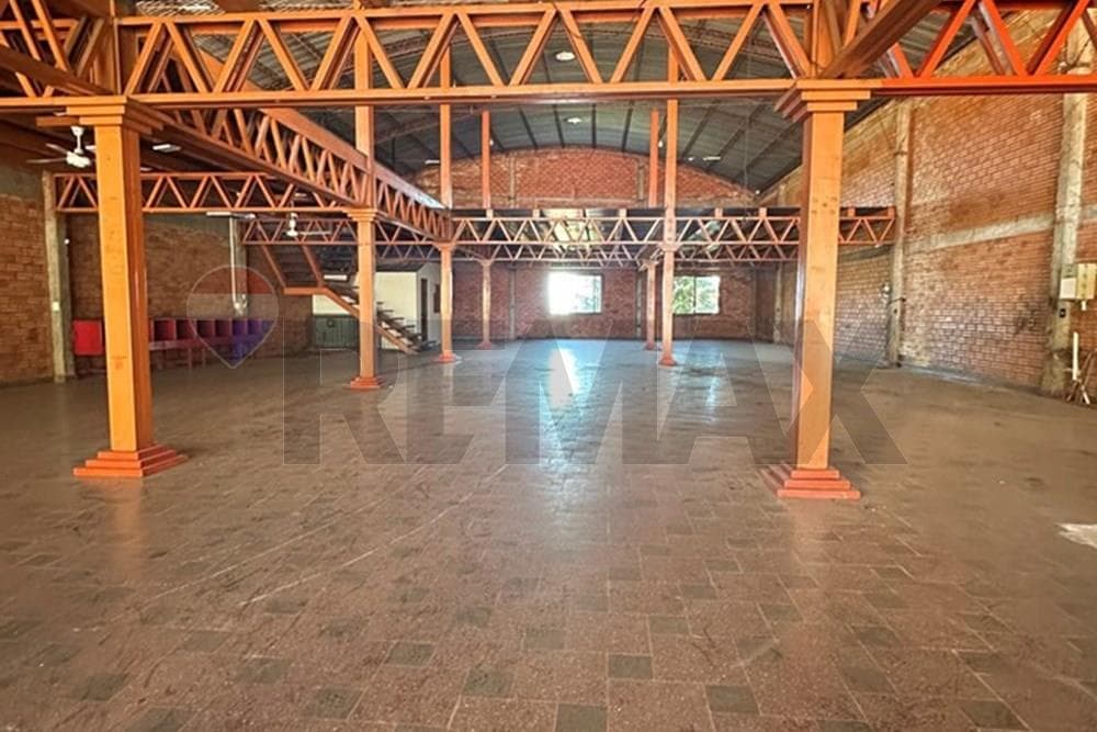 Prestigioso local comercial en encarnacion, foto 2