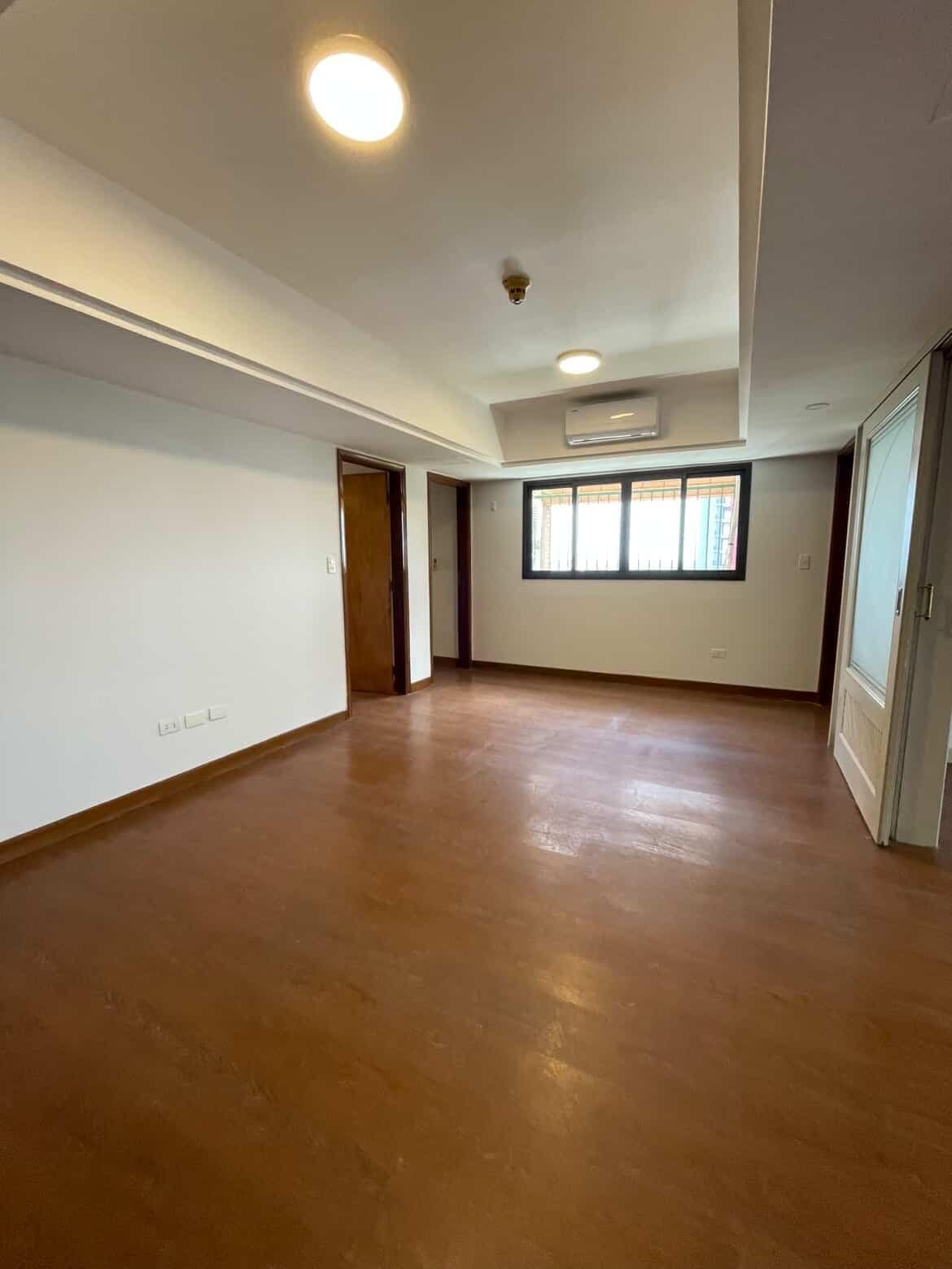 En venta amplió departamento de 3 dormitorios en Las Mercedes, foto 3