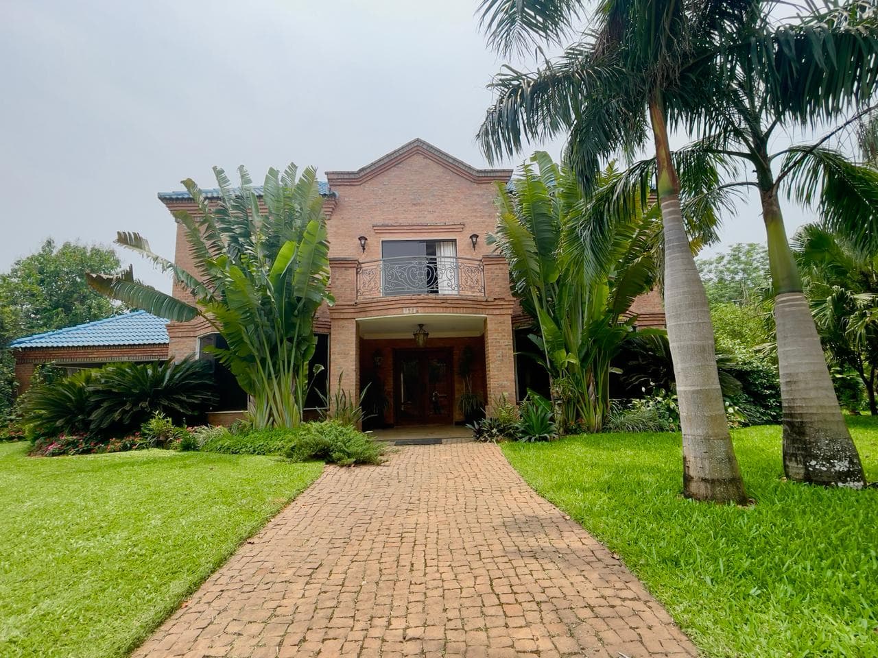 Vendo casa en Barrio Cerrado