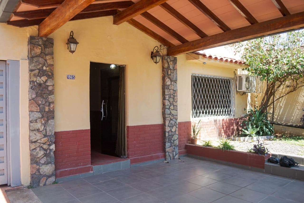 Vend casa en asuncion barrio tembetary