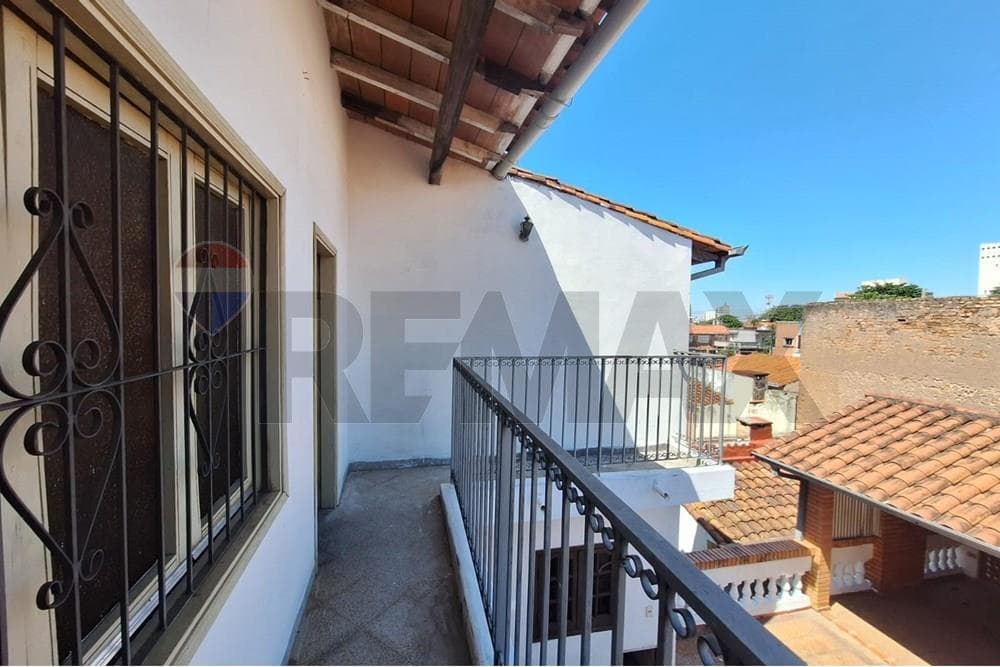 Amplia Casa Barrio Gral Diaz — foto 4