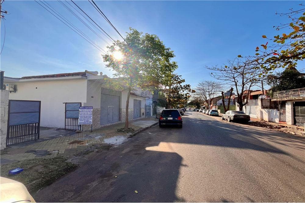 Local comercial zona guggiari — foto 4