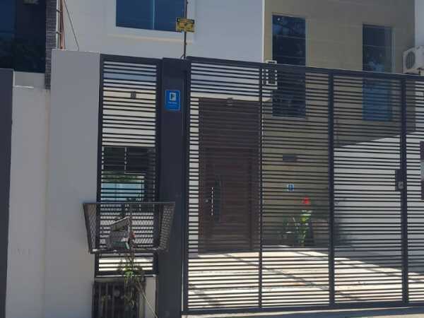 Hermoso duplex en lambare zona yacht, foto 1