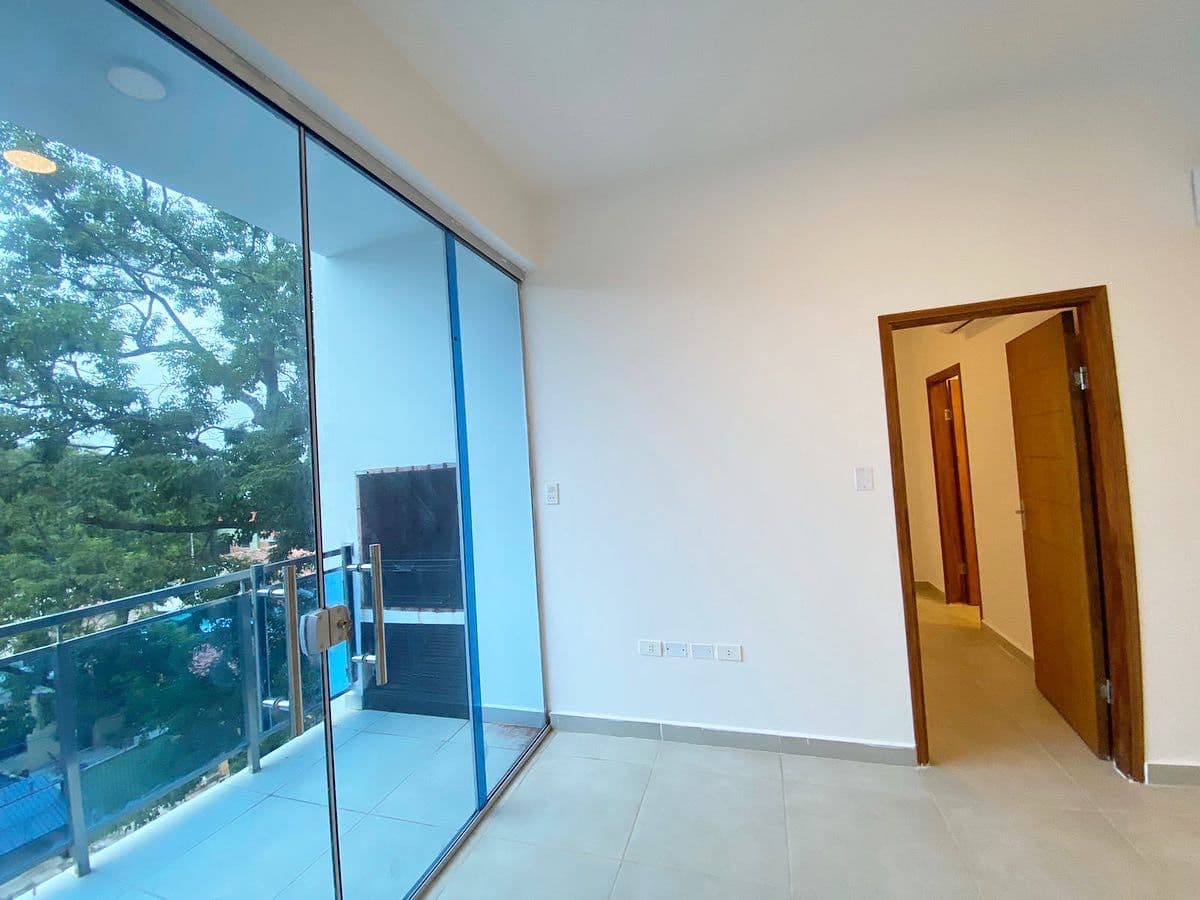 ¡INVERSIÓN INTELIGENTE! Exclusivo Departamento en Remate en Lambaré – ¡Precio Irresistible y Potencial de Valorización! — foto 5