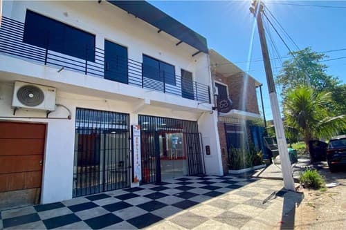 De Casa Con Salón Comercial En Lambare, Puerto Pabla, foto 2