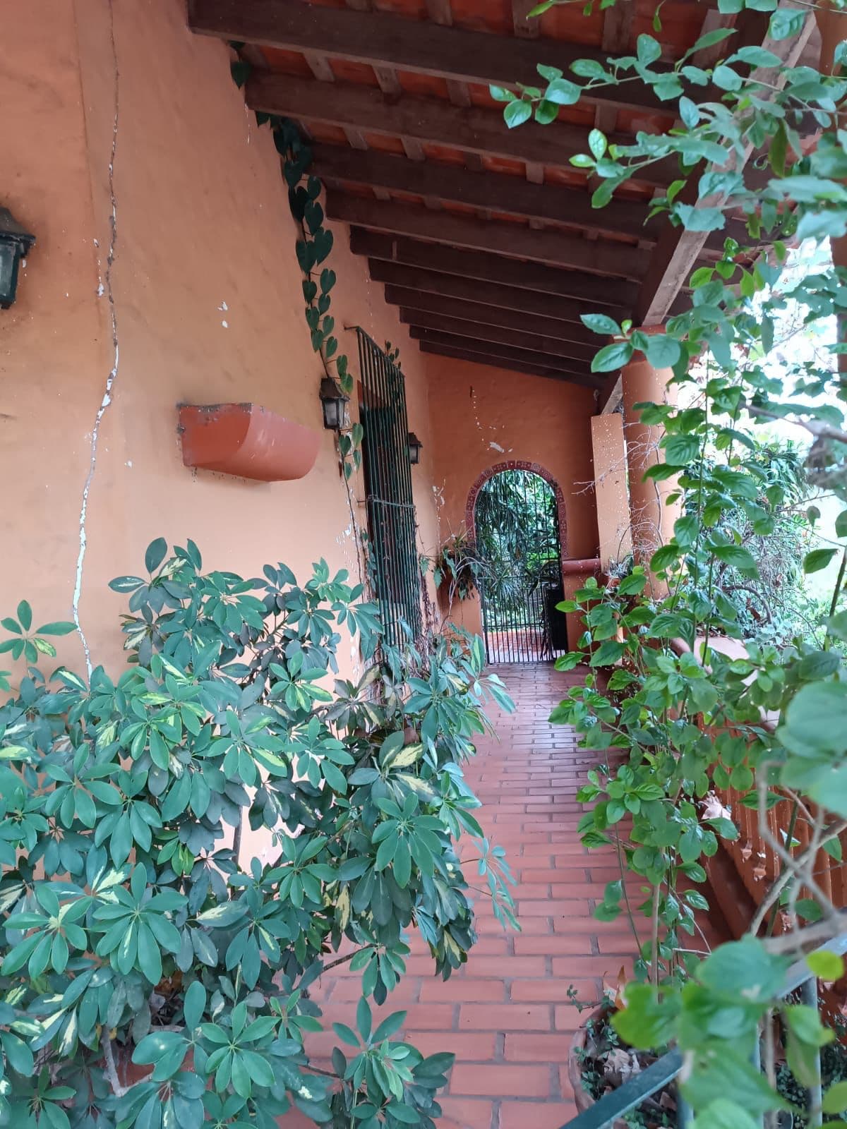 Casa de estilo colonial en piribebuy — foto 2