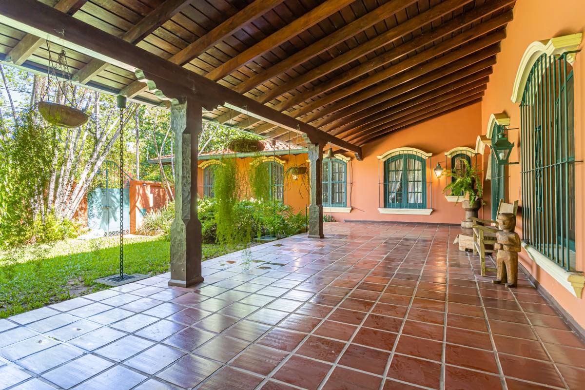 Vendo residencia estilo colonial en barrio san jorge