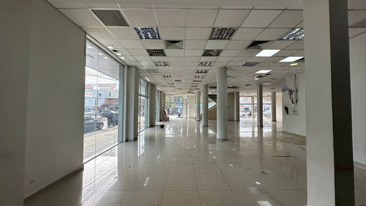 Local comercial sobre eusebio ayala, foto 2