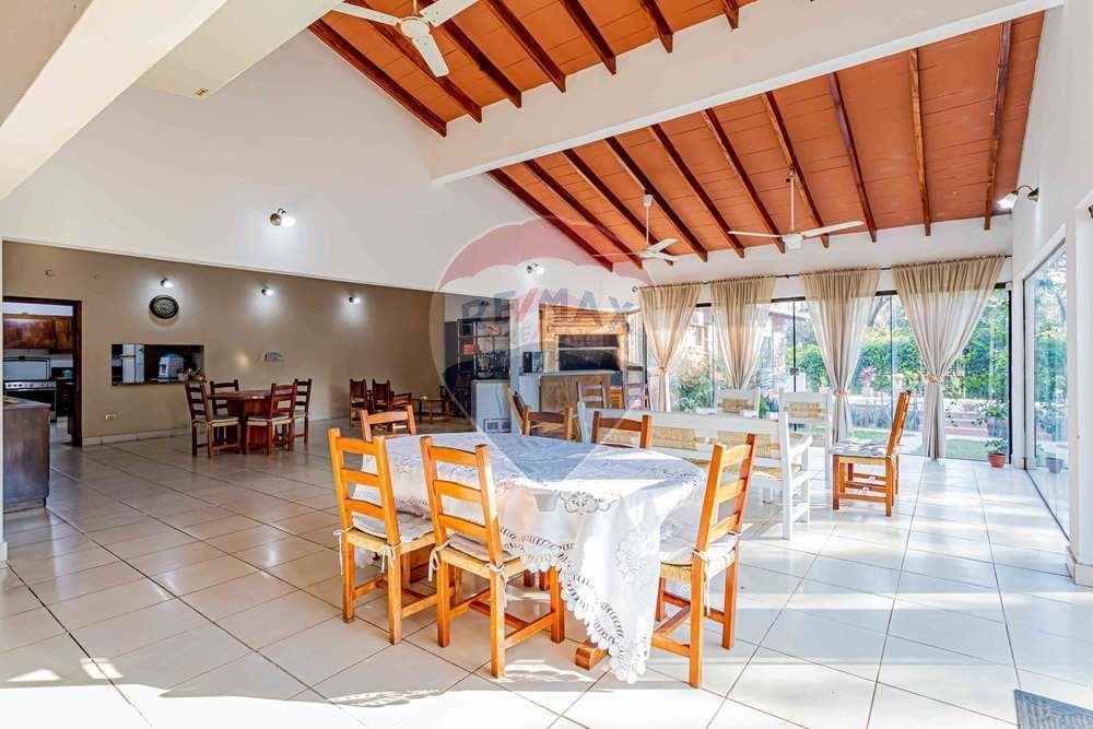 Imponente casa clasica - zona yacht - lambare, foto 4