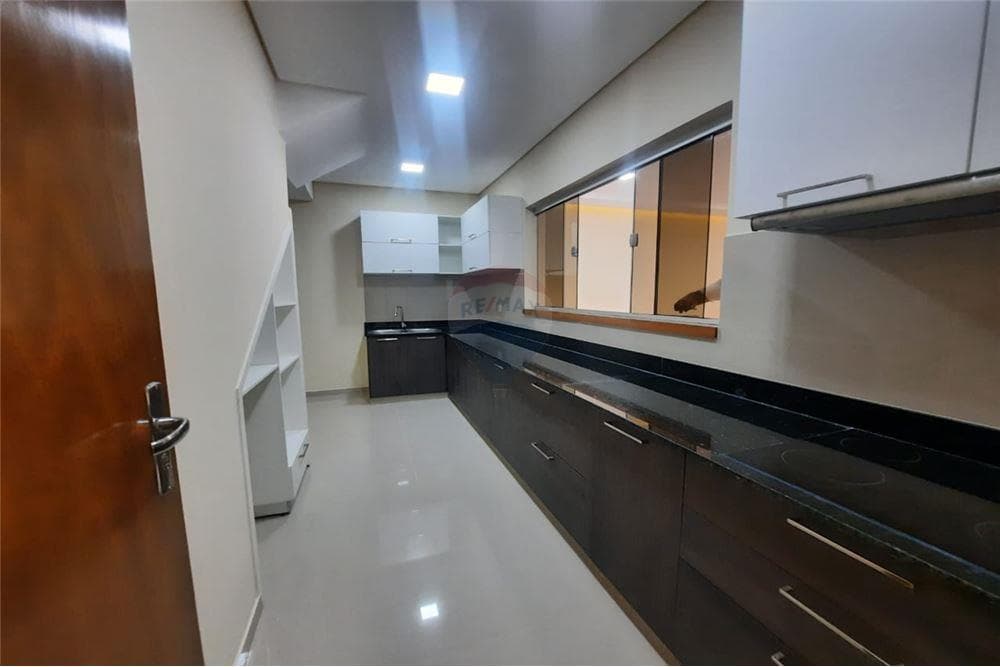 dúplex de 4 dorm en Mburucuyá, foto 4