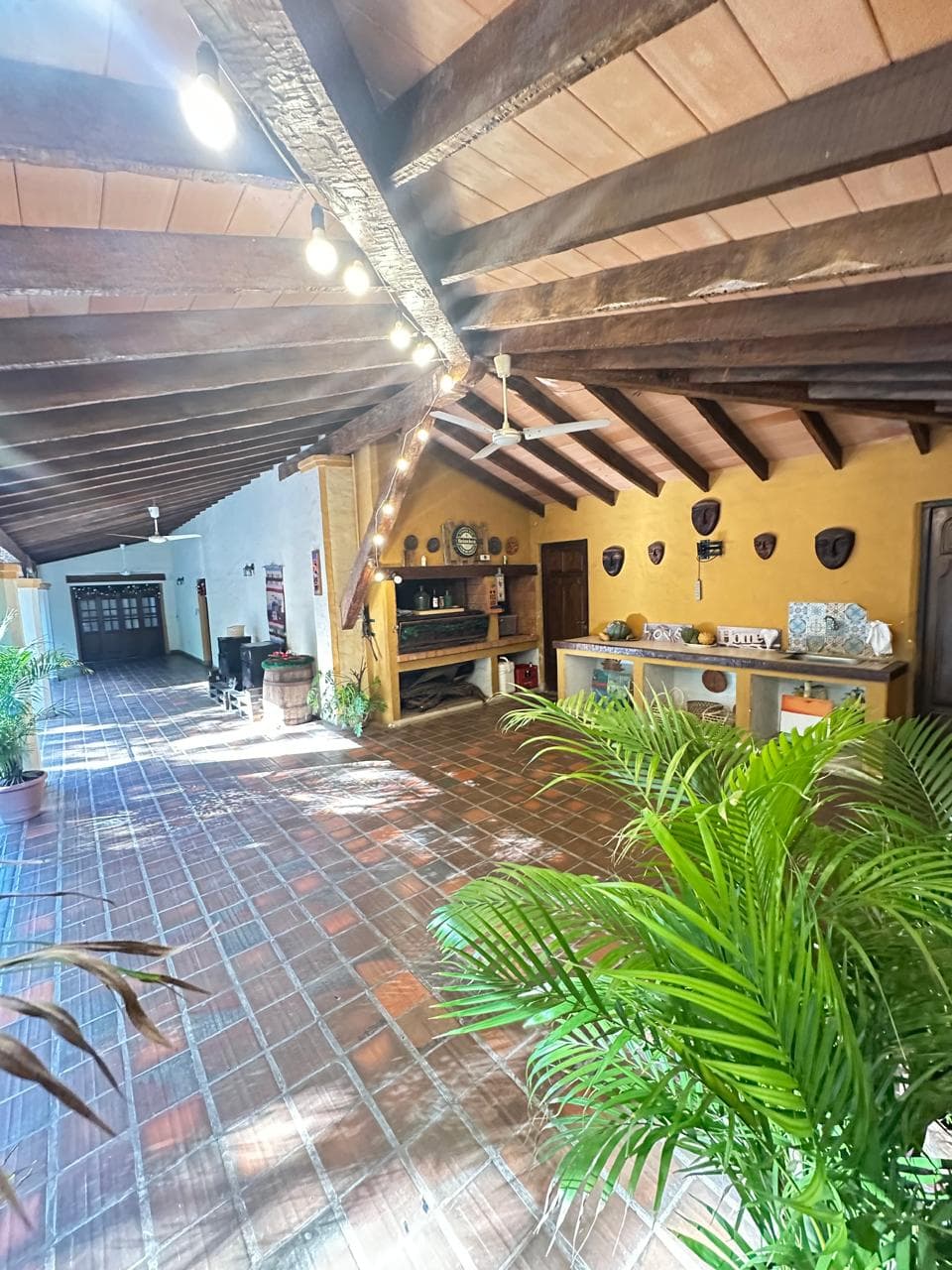 Terreno con casa a demoler o remodelar mburucuya Asunción, foto 4