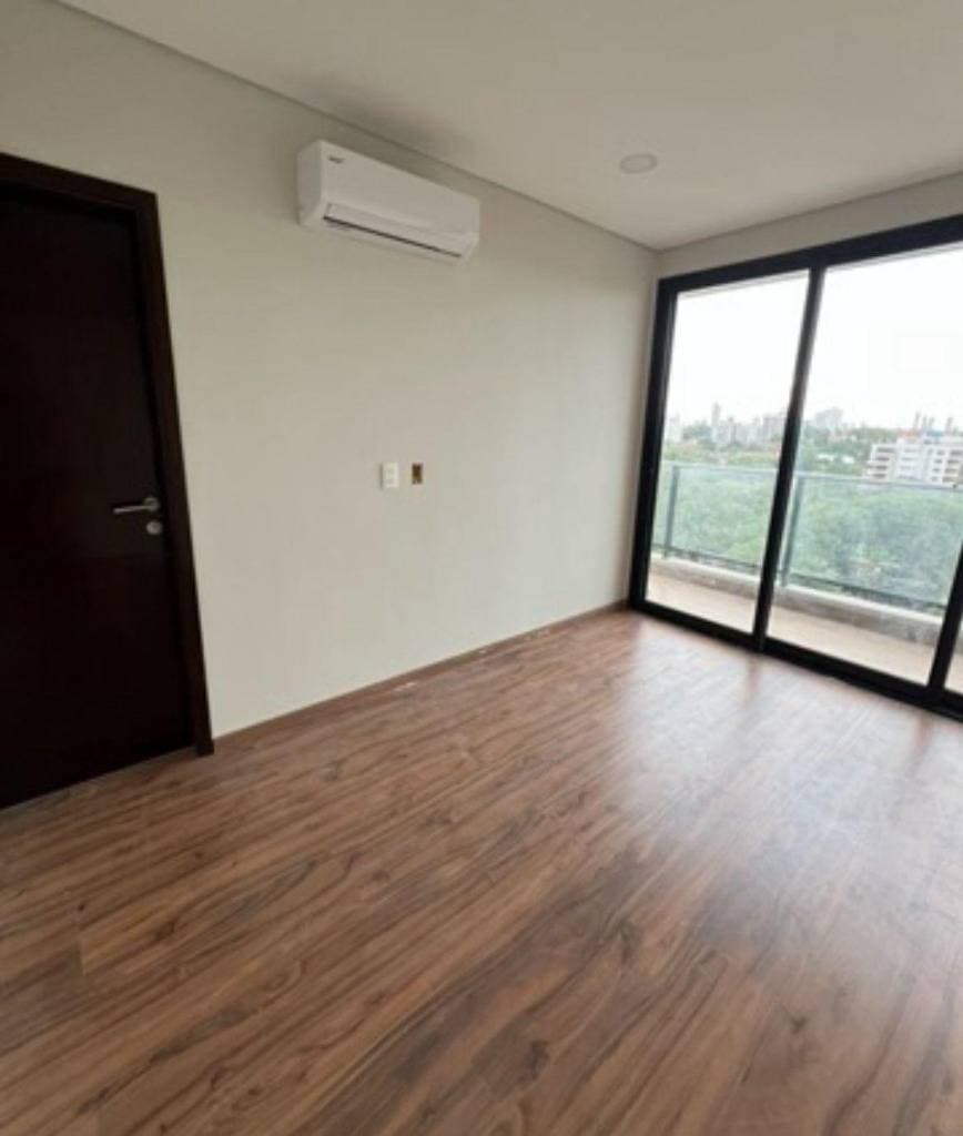 En alquiler departamento de 2 dormitorios con cochera en barrio Las Mercedes — foto 4