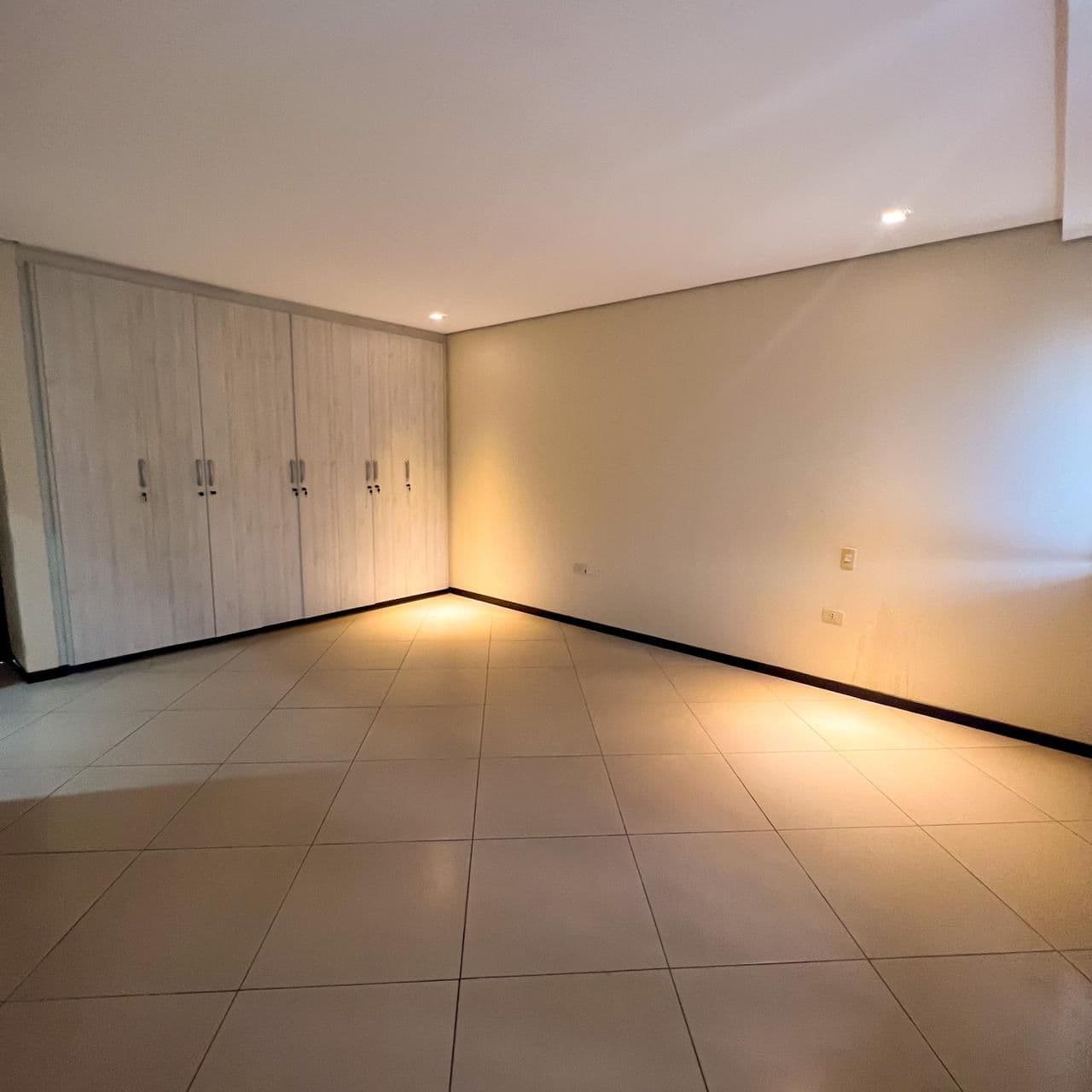 Hermoso dúplex con quincho y piscina – zona club centenario, foto 5