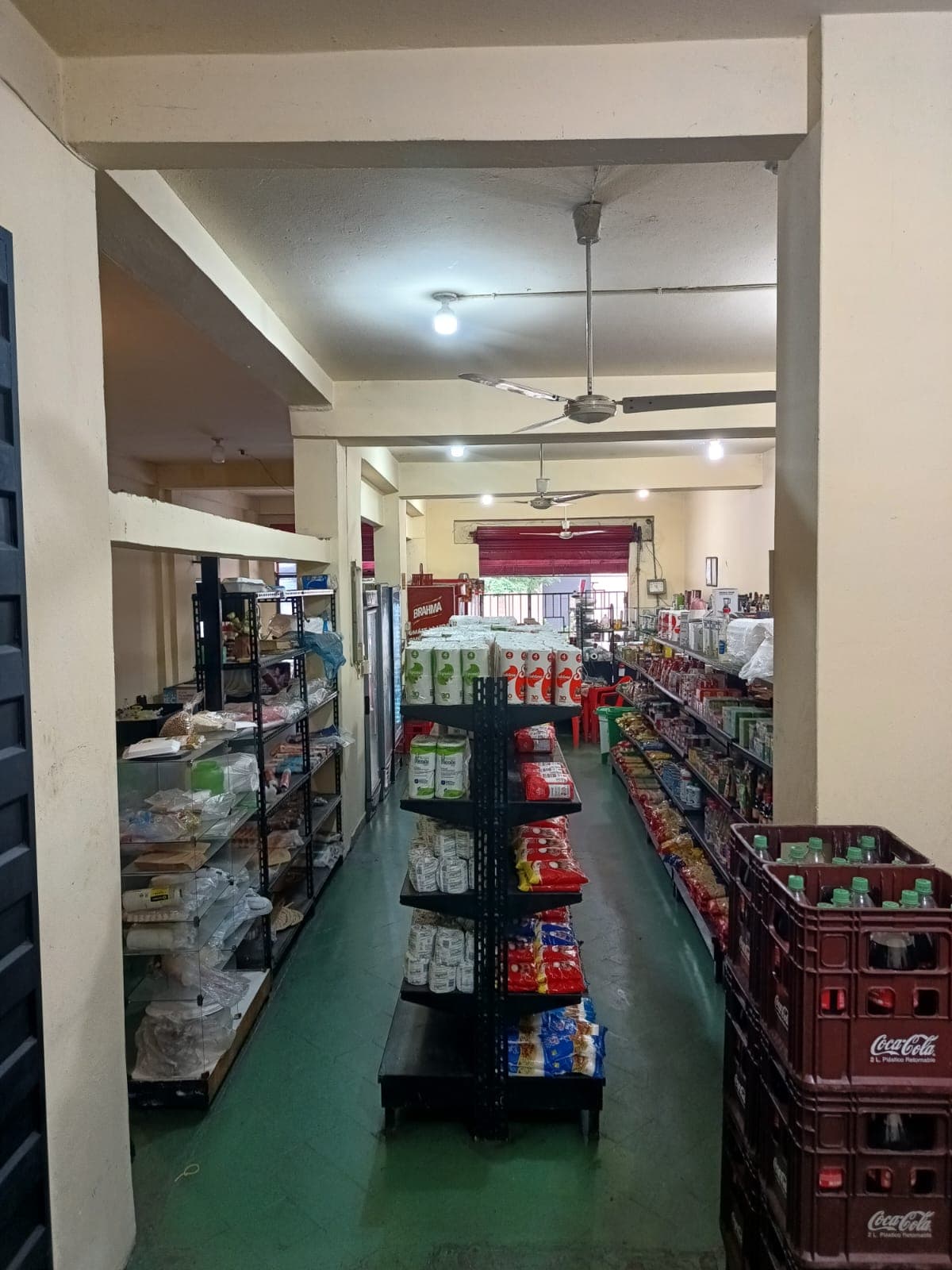 Zona Cristo Rey - Sajonia - Salón comercial Monoambientes - Vivienda Patio — foto 4