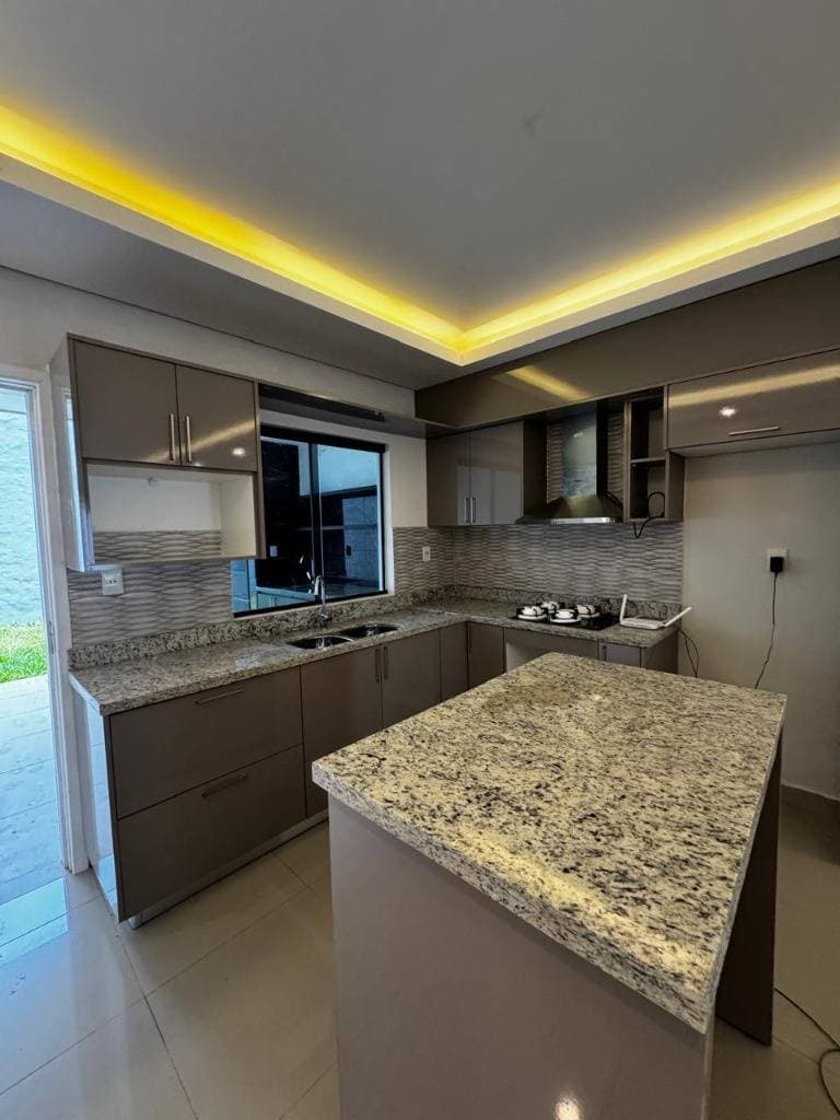 En venta duplex en 4to Barrio, Luque, foto 2