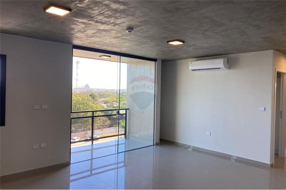 Hermoso departamento en Luque, foto 2