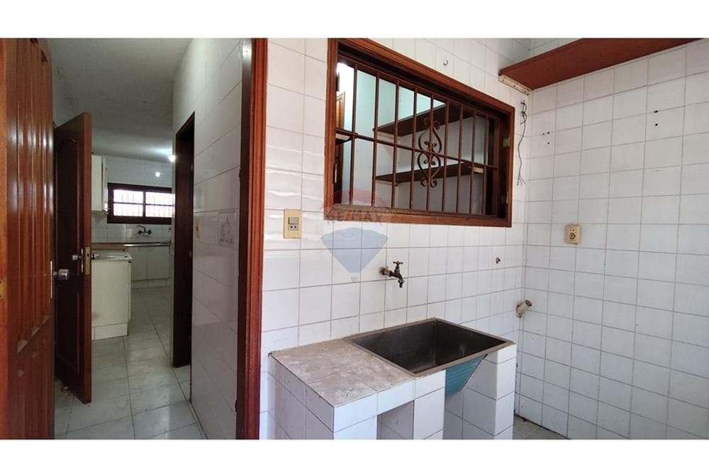 Amplia residencia en bo. San vicente, foto 5