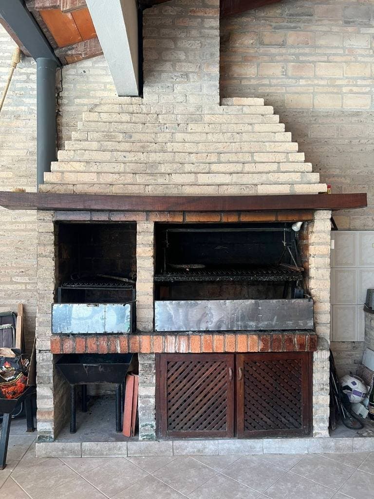 En venta casa con patio y piscina en Fernando de la Mora — foto 2