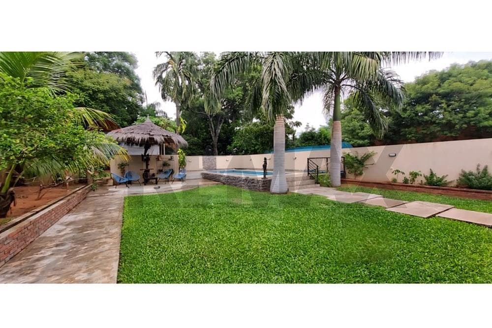 Amplia casa con piscina en alquiler mbachio II Lambaré, foto 3