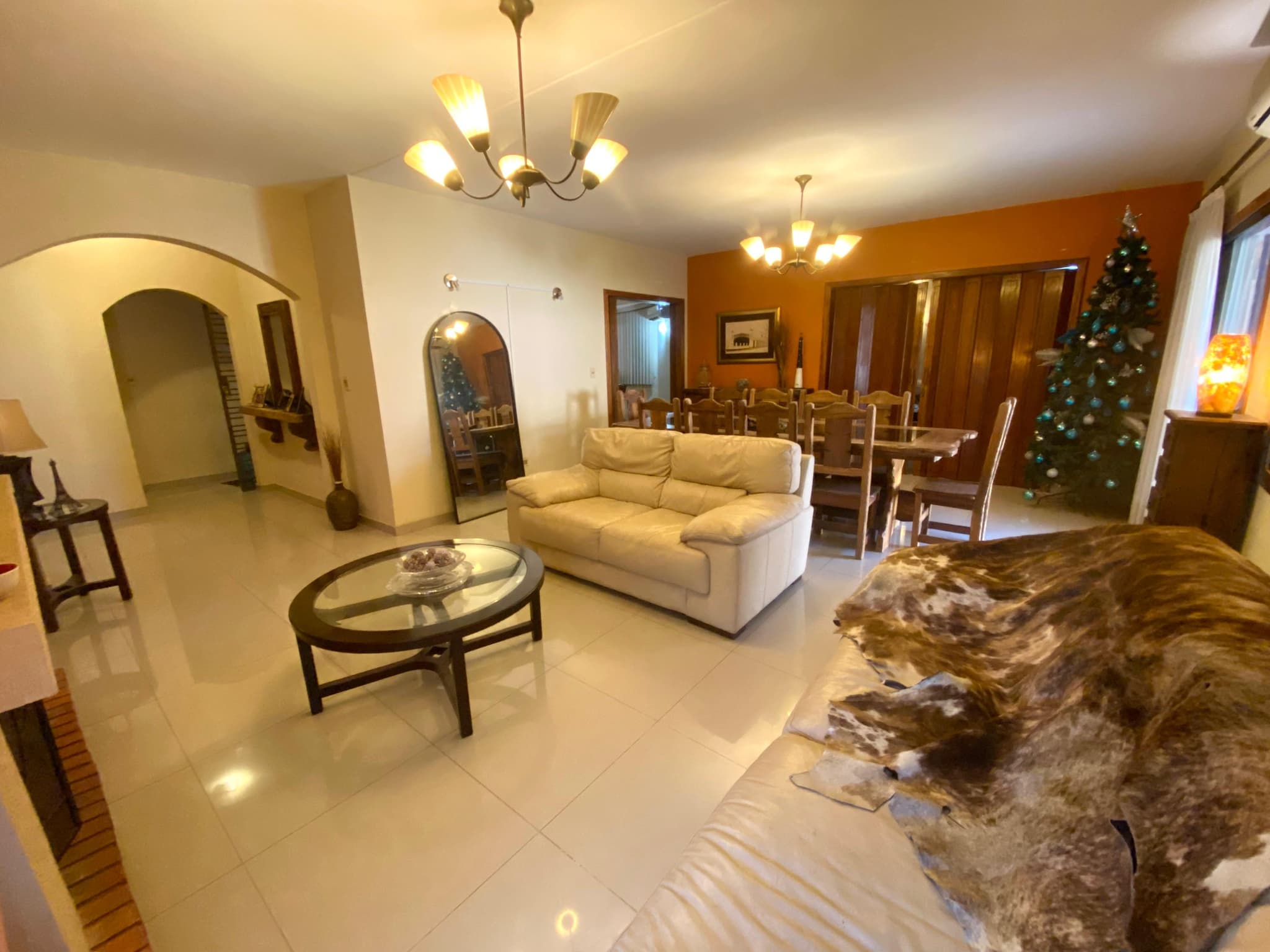 De residencia con piscina, quincho y jacuzzi – barrio Carmelitas, foto 3
