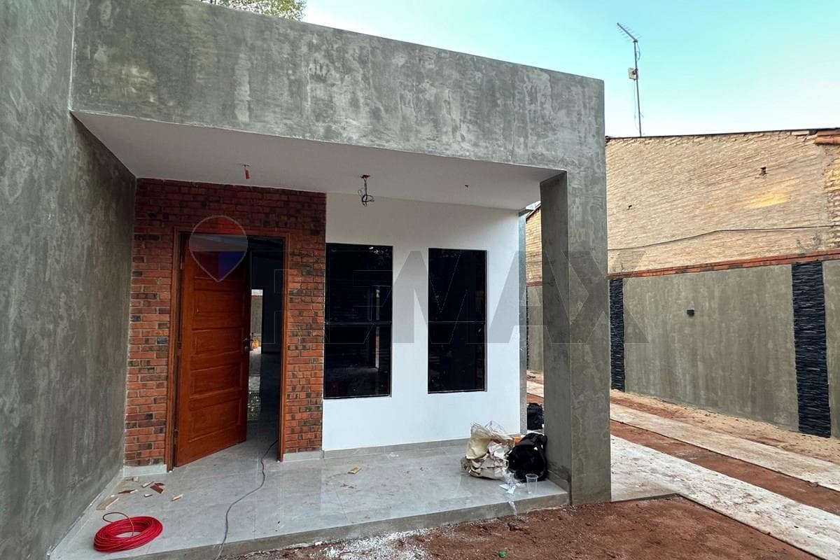 HERMOSA Casa a estrenar a terminar - Ycua Dure, Luque — foto 1