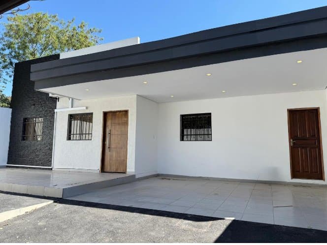 De casa en Fernando de la Mora, foto 2