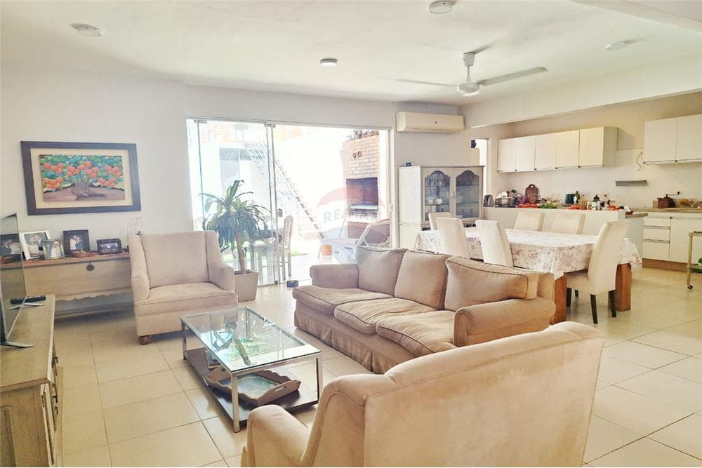 hermosa casa pareada en Fernando de la Mora, foto 4