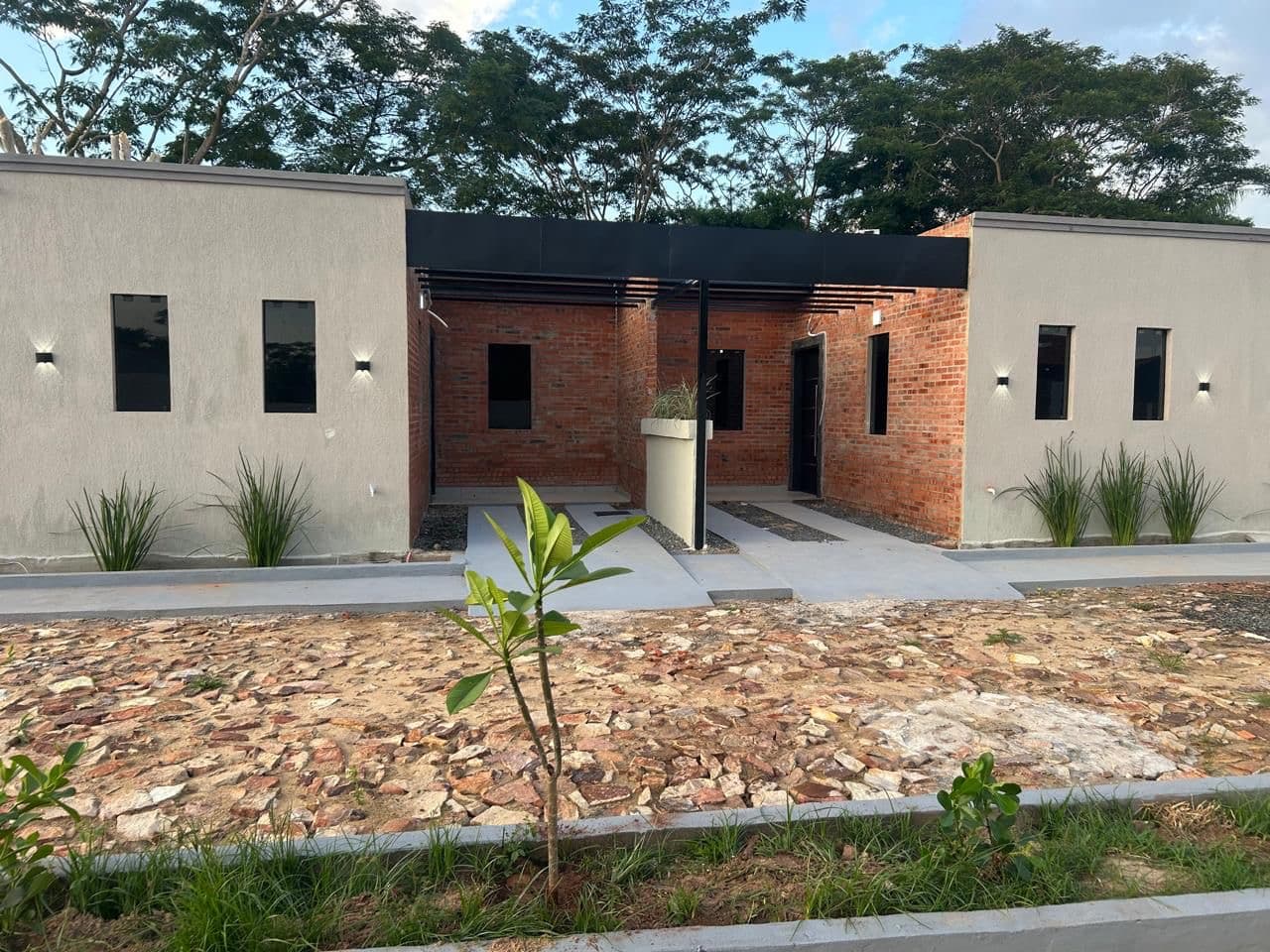Alquilo hermoso chalet en Luque