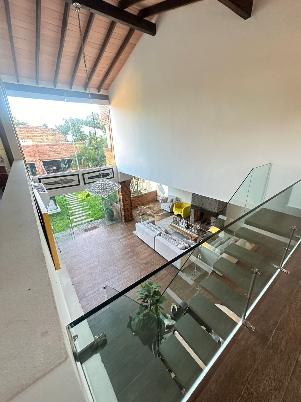 Alquilo Residencia Amoblada En Barrio Herrera