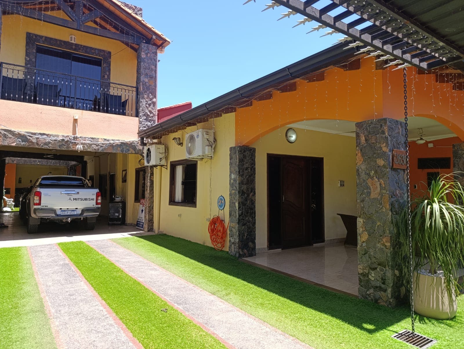Vendo amplia casa en Lambaré!!