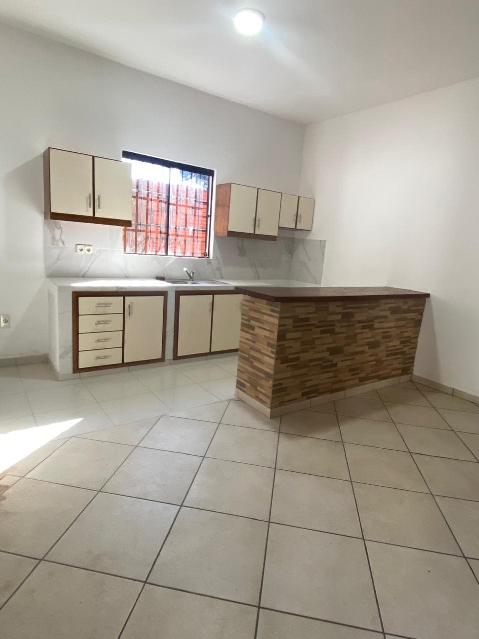 Amplia casa en lambare, foto 4